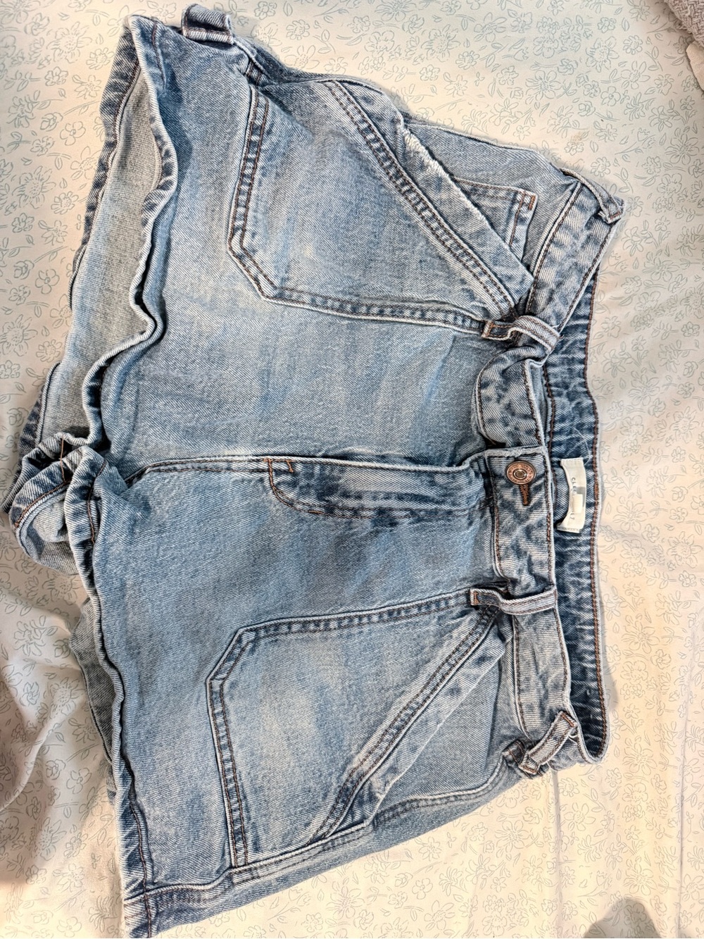 Cleo+Wolf Light Wash Denim Carpenter Style Shorts -